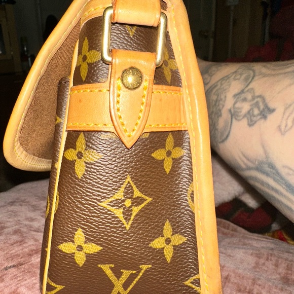 - Louis Vuitton Sologne Monogram Canvas / Vintage - Picture 6 of 11